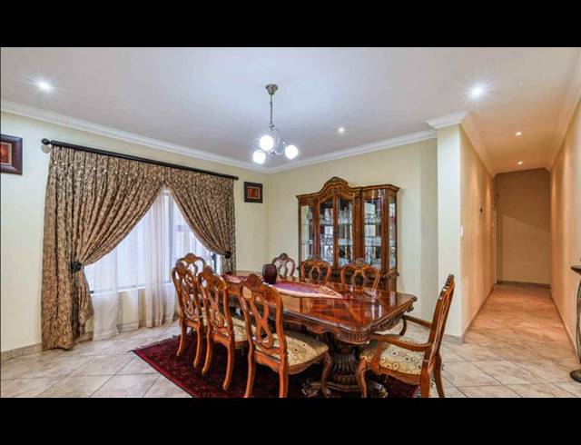 4 BEDROOM HOUSE FOR SALE IN WATERKLOOF RIDGE